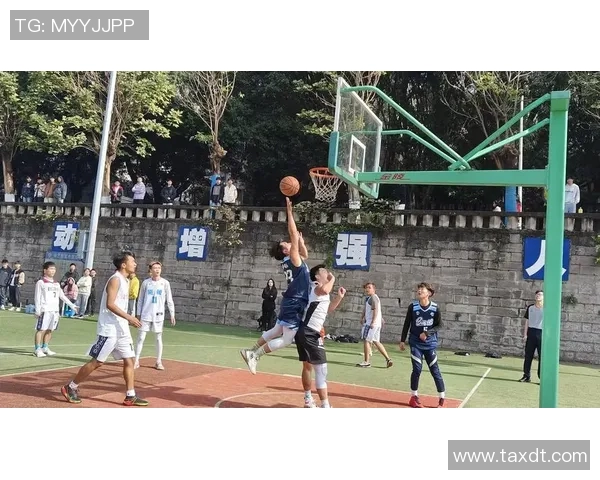 重庆篮球队的速度之舞：探索快速进攻与团队协作的完美结合